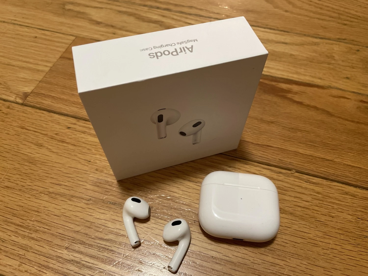 Apple AirPods 3 with Charging Case