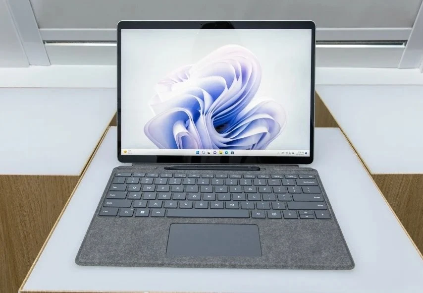 Microsoft Surface Pro 9 512 ГБ ОЗУ 8 ГБ